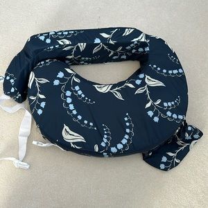Never Used NEW My Brest Friend Lactation and Nursing Pillow